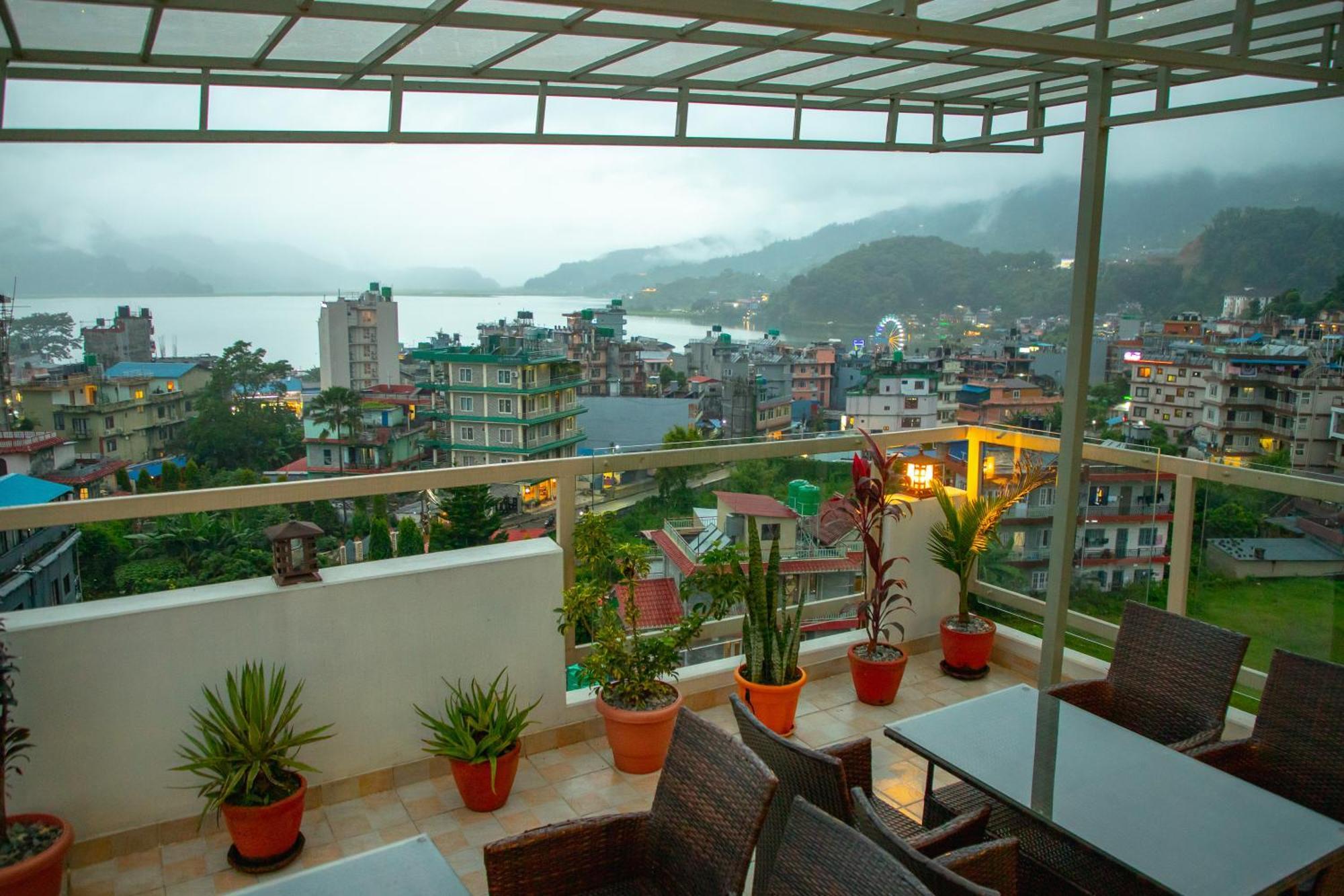 จอตารี บูทิก โฮเทล Hotel โพคารา ภายนอก รูปภาพ