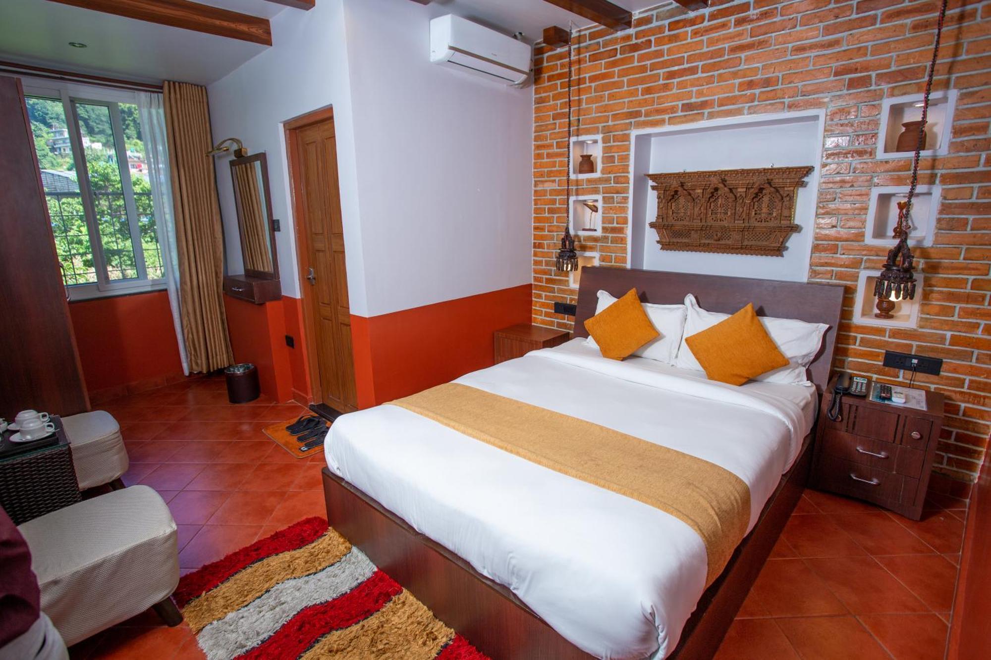 จอตารี บูทิก โฮเทล Hotel โพคารา ภายนอก รูปภาพ